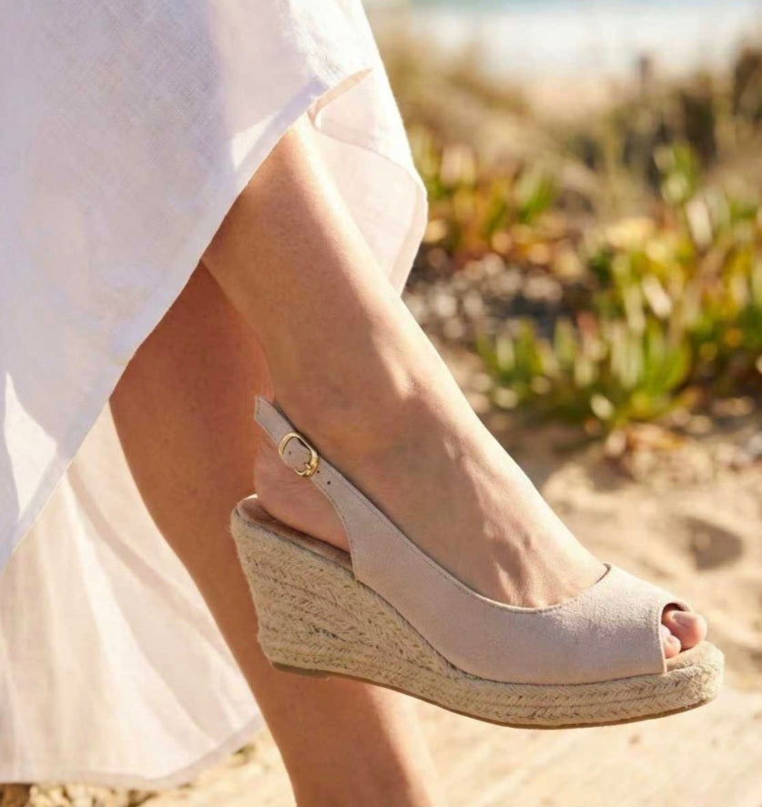 Sandalias Cuña Beige Elegance 🌾✨