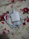 Cargador USB-C Blanco con Cable Integrado para Móvil
